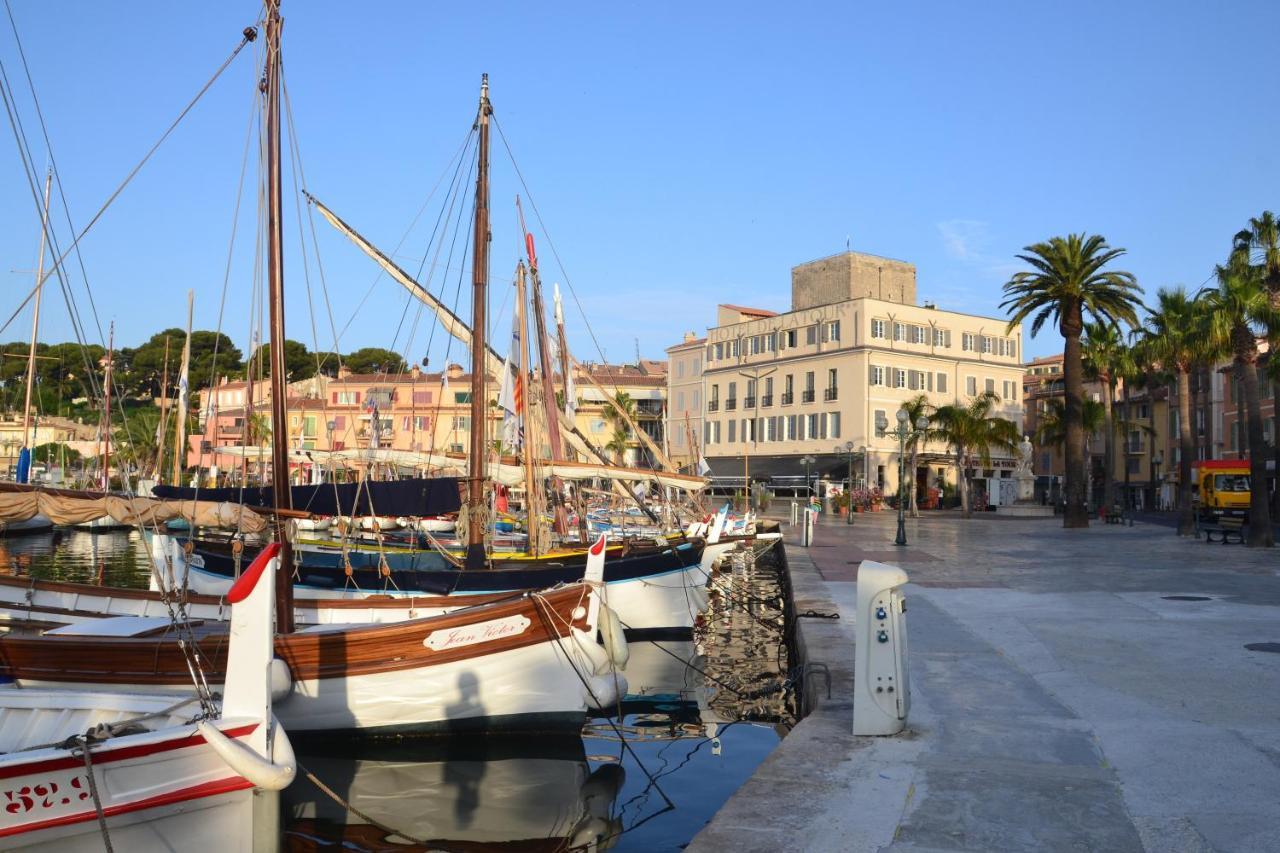 Hotel Restaurant De La Tour Sanary-sur-Mer Exterior foto